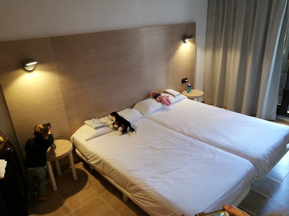 Zimmer Protur Floriana Resort Aparthotel