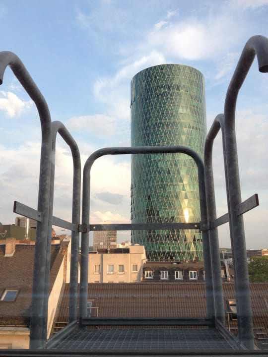 Aussicht aus Dachfenster Favored Hotel Plaza