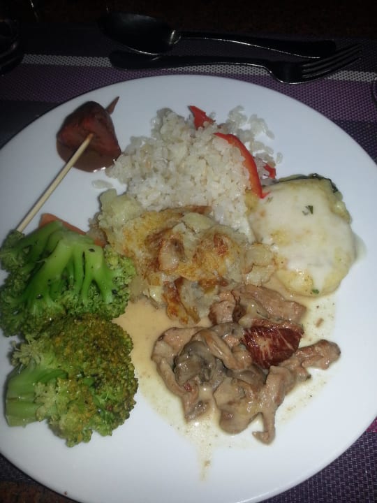 Buffet Schweizer Abend Mövenpick Resort & Spa El Gouna