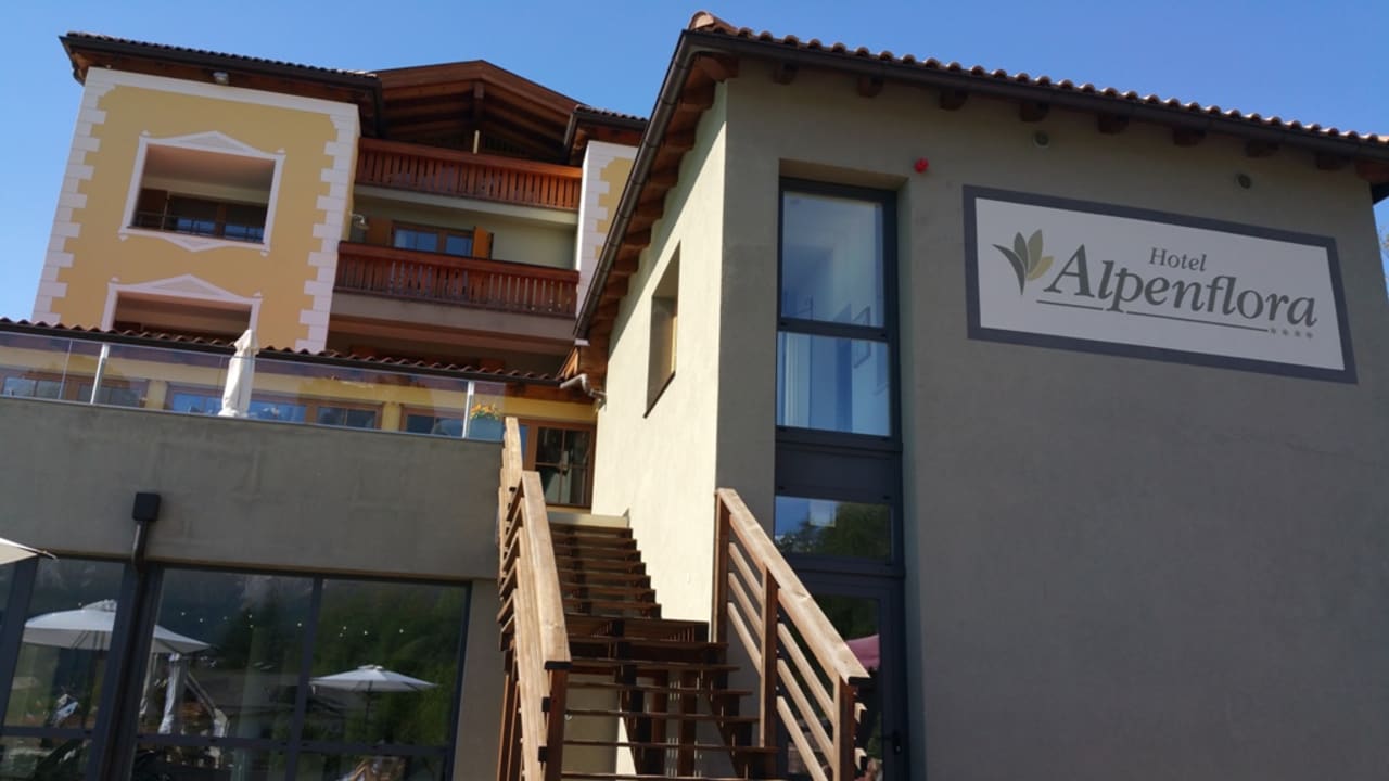 Außenansicht Hotel Alpenflora