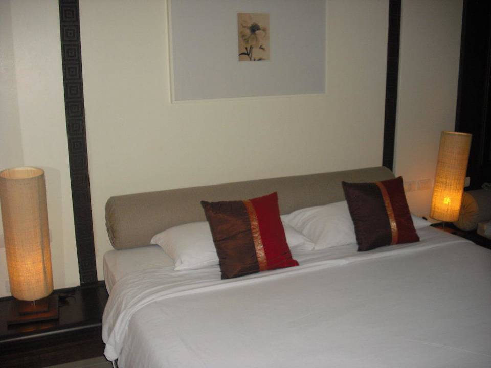 King Size Bed Deluxe Zimmer Hotel Thara Patong Beach