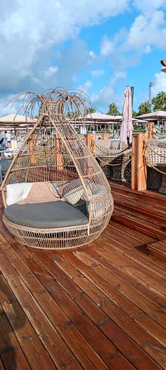 Strand Kamelya Aishen Club