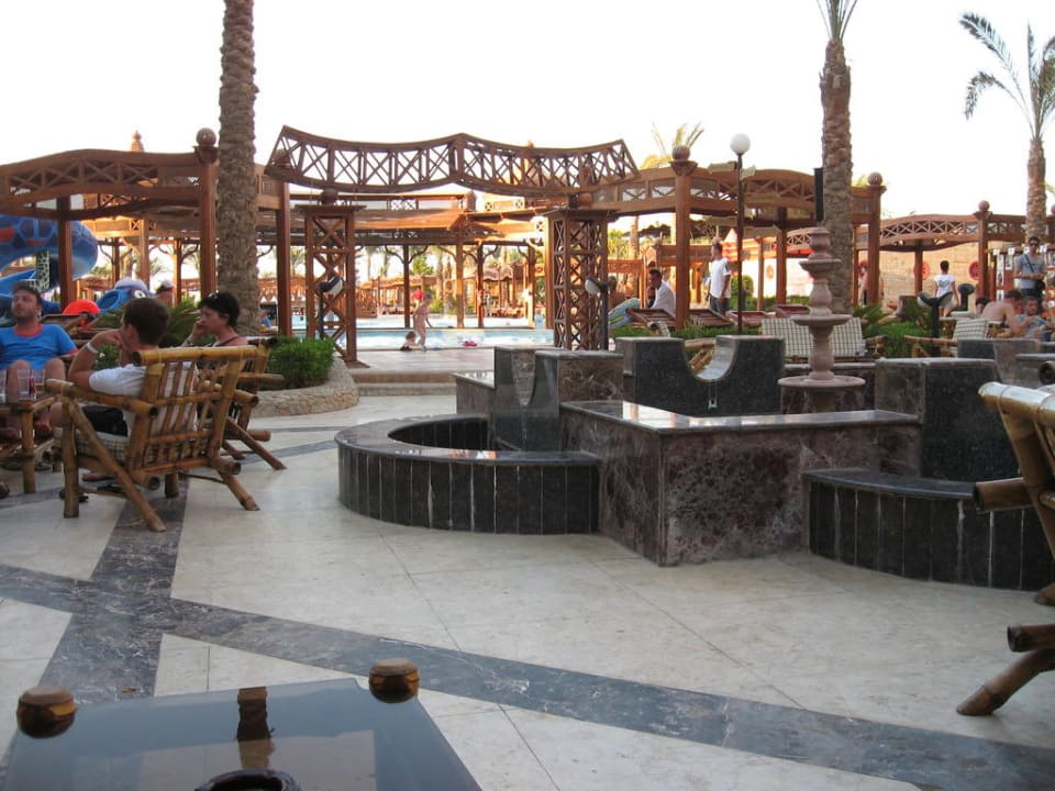 Blick Richtung Pool Riviera Aqua Park Resort