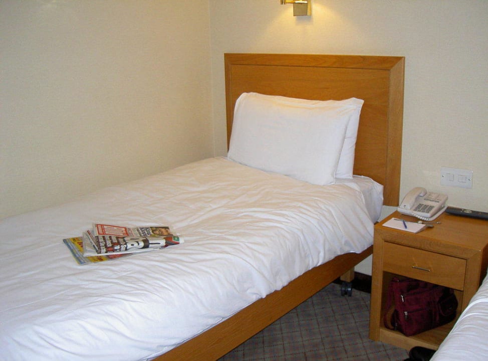 Bett im Twin-Room Hotel Holiday Inn London Wembley