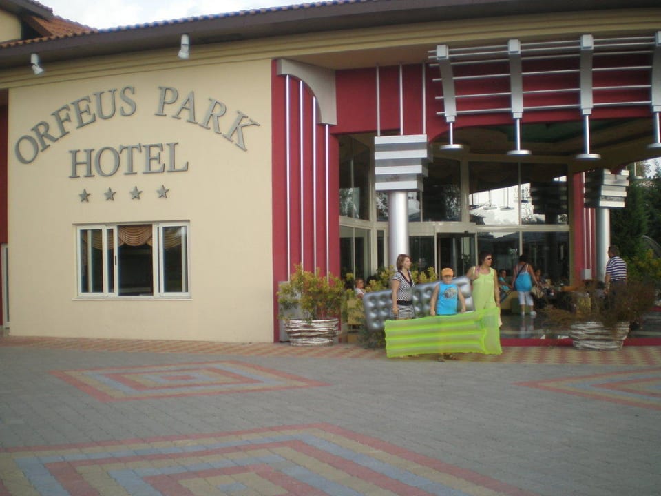 Eingang zum Hotel Hotel Orfeus Park