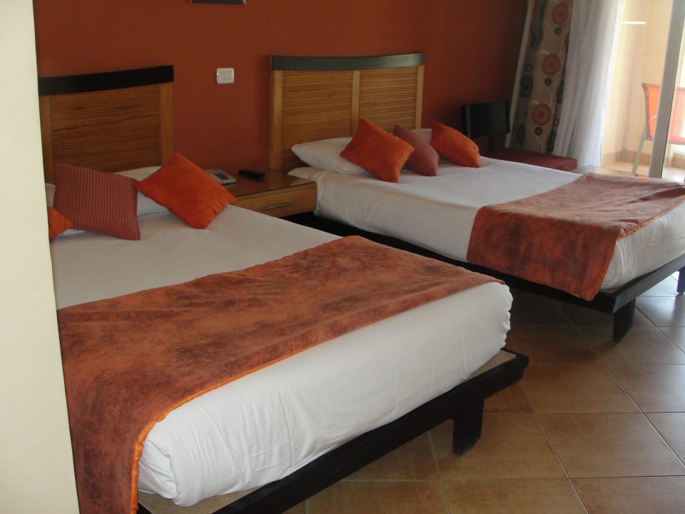 Tweepersoonskamer = vierpersoonskamer! Prima Life Makadi Resort