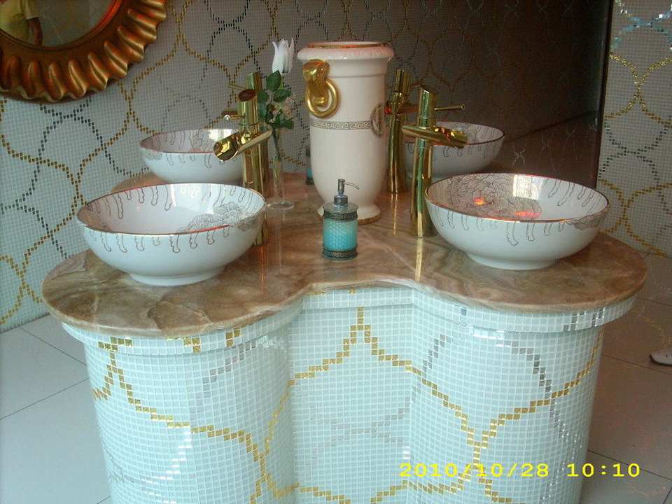 Toilette in der Lobby Granada Luxury Okurcalar