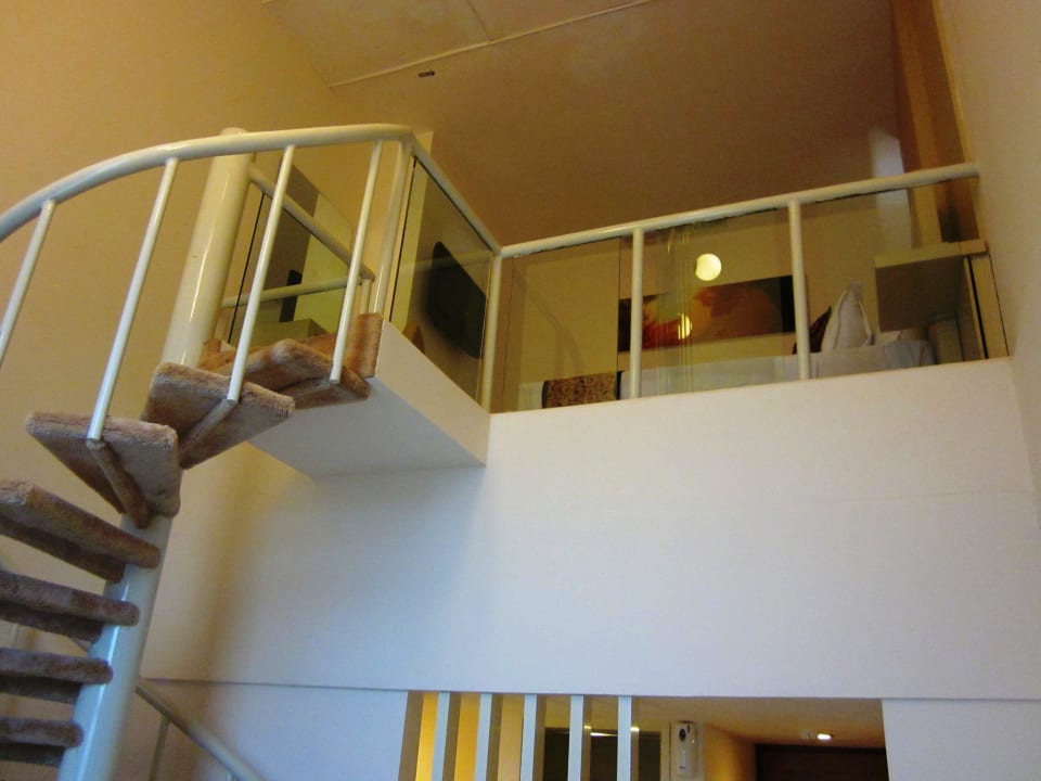 Blick nach oben Hotel Kartika Graha