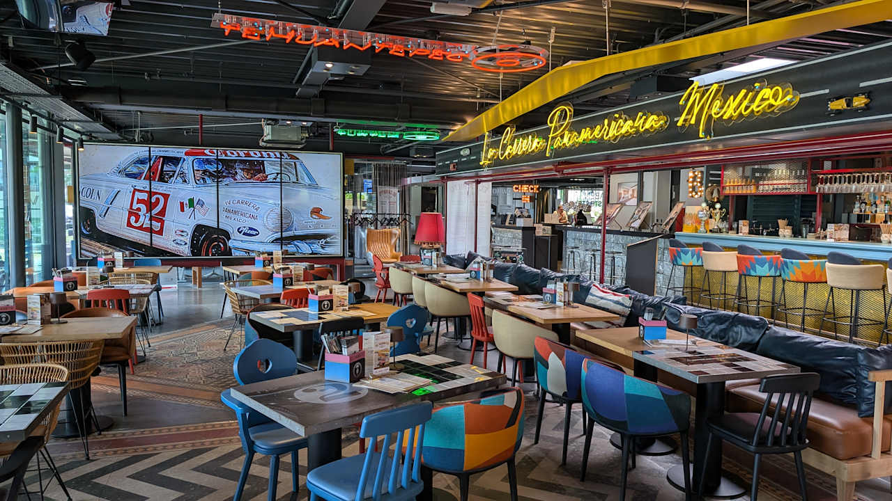 Gastro V8 Hotel Köln @MOTORWORLD