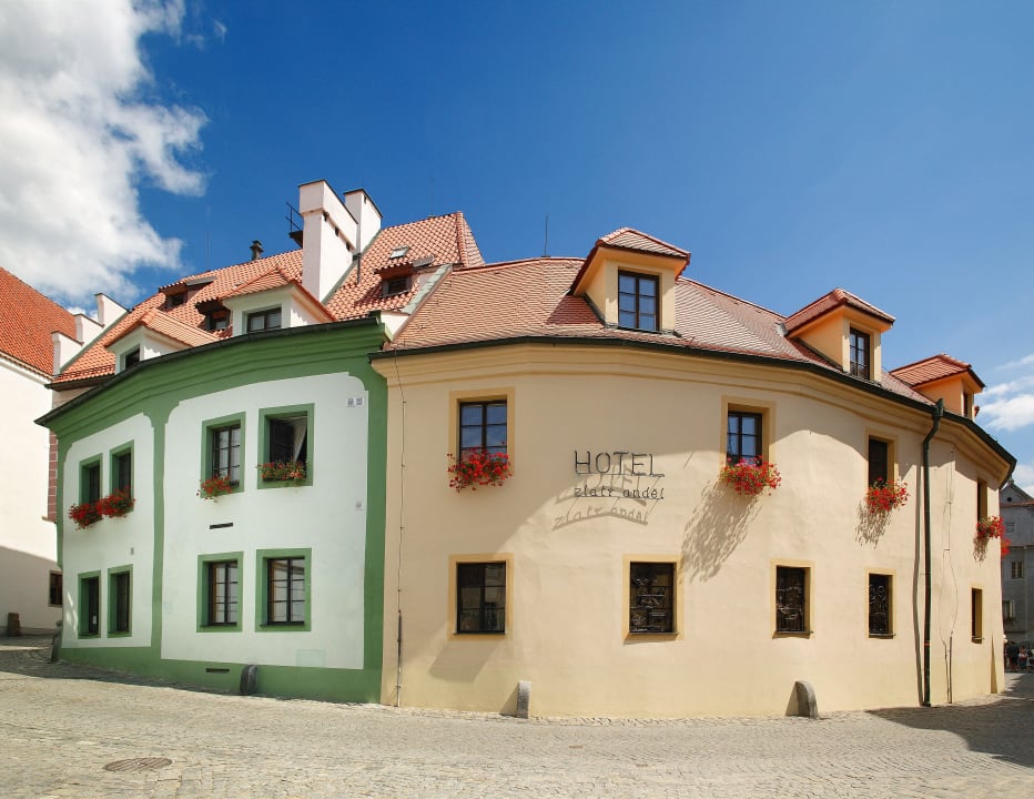 Musikbar vom aussen Hotel Zlatý Anděl