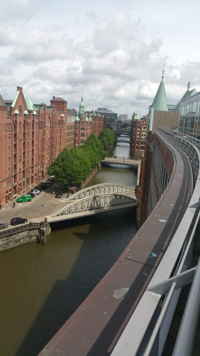 Ausblick AMERON Hamburg Hotel Speicherstadt