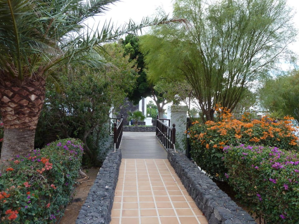 Weg zu den Appartements Relaxia Olivina