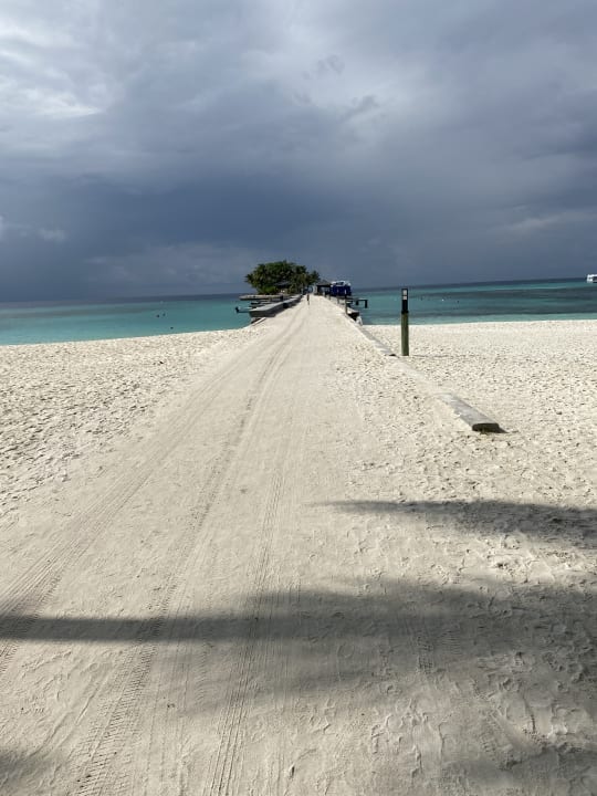 Strand Kuredu Island Resort & Spa