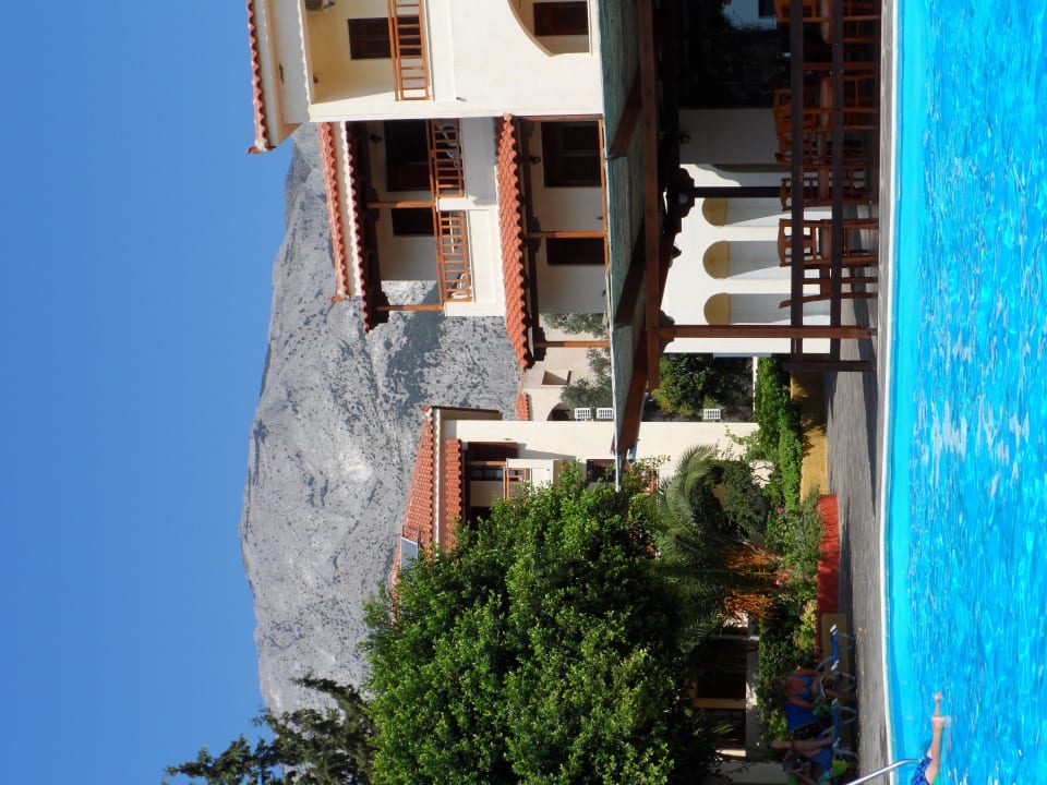 Ausblick vom unteren Pool Hotel Kampos Village Resort