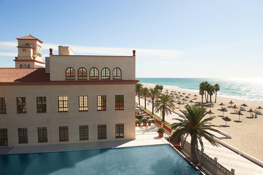 Außenansicht Le Meridien Ra Beach Hotel & Spa