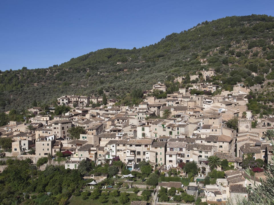 Vista del pueblo de Fornalutx Fornalutx Petit Hotel