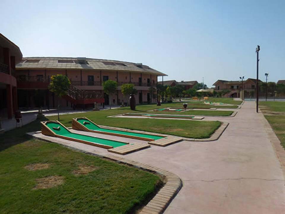 Eine von 2 Minigolfanlagen Pickalbatros Alf Leila Wa Leila Resort - Neverland Hurghada