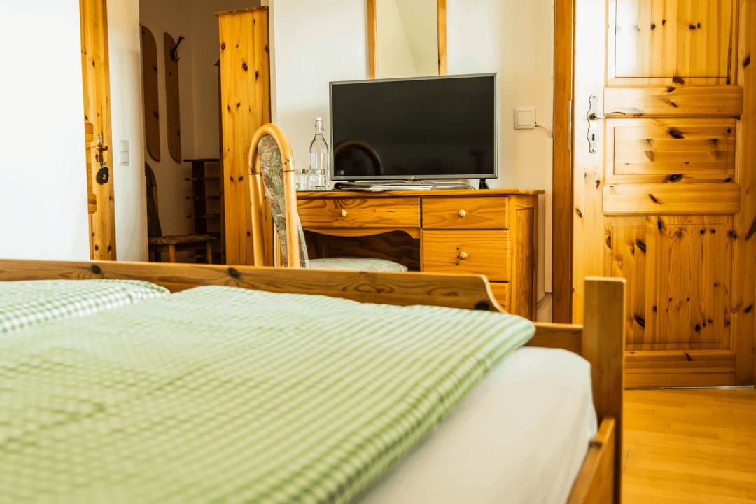 Zimmer Weingut & Buschenschank Pölzl