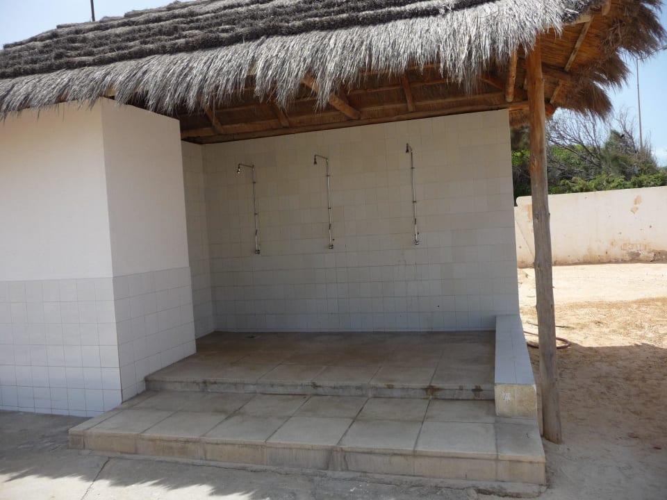 Duschen vor dem Strand Djerba Sun Beach Hotel & Spa