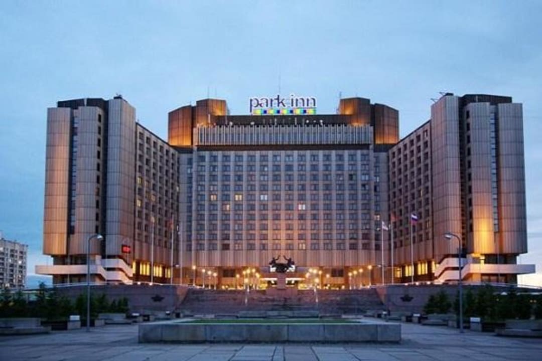 Вход в отель Park Inn by Radisson Pribaltiyskaya