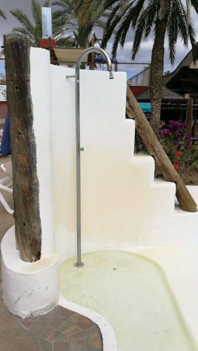 Dusche am Pool HL Miraflor Suites Hotel