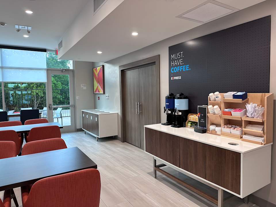 Gastro Holiday Inn Express & Suites Austin Airport East by IHG