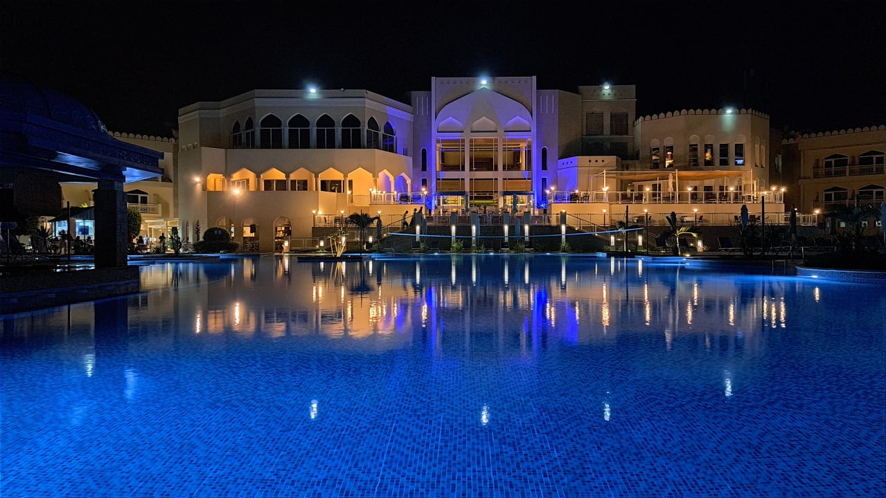 Pool Wyndham Garden Salalah Mirbat