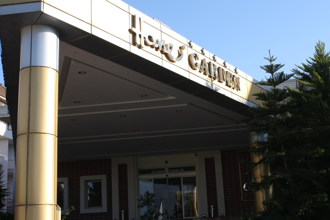 Hoteleingang Calimera Hane Garden