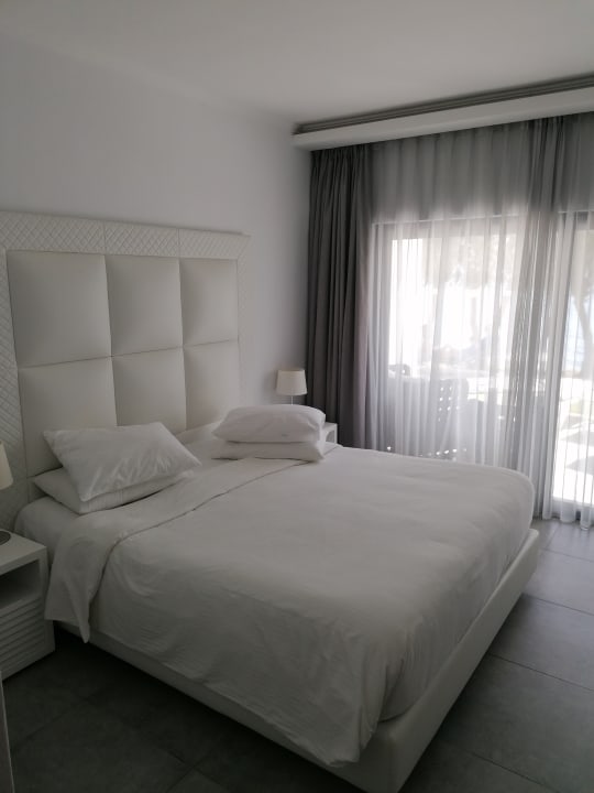 Zimmer Dimitra Beach Hotel & Suites