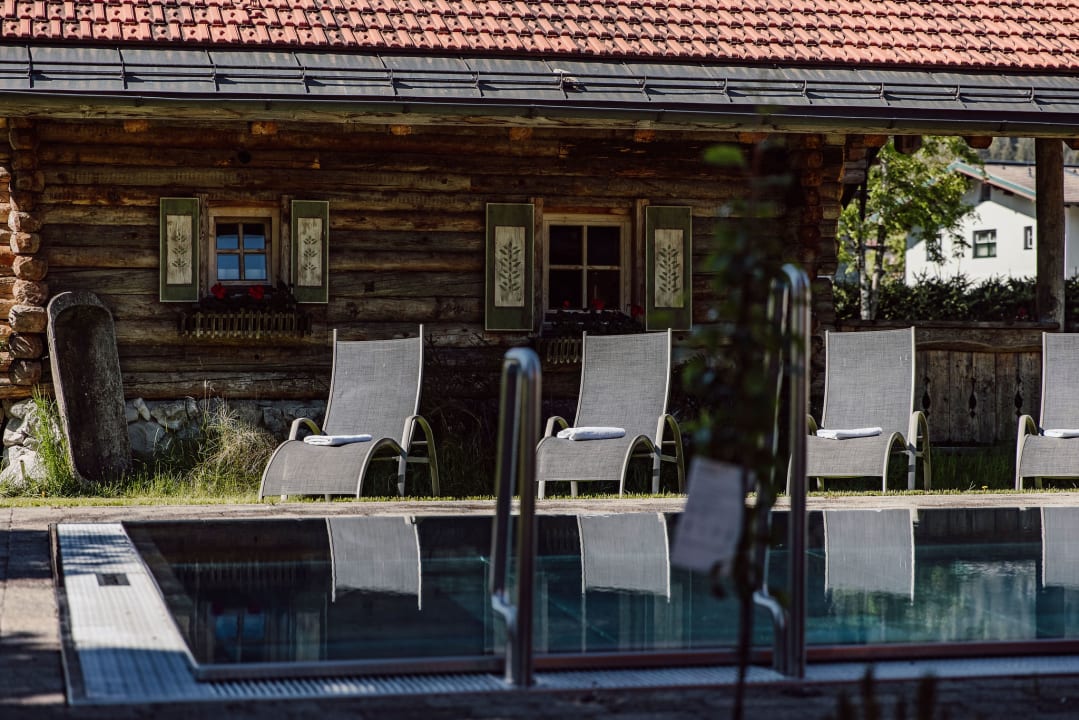 Pool Hotel Bergzeit by seven