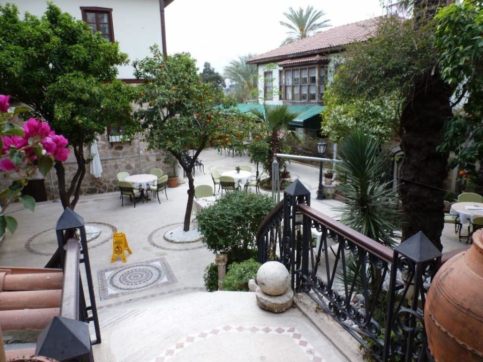 Blick zur Gartenterrasse Dogan Hotel by Prana Hotels & Resorts