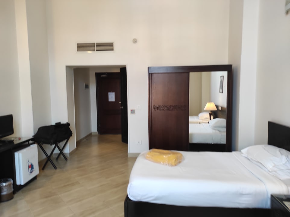 Zimmer Rohanou Beach Resort