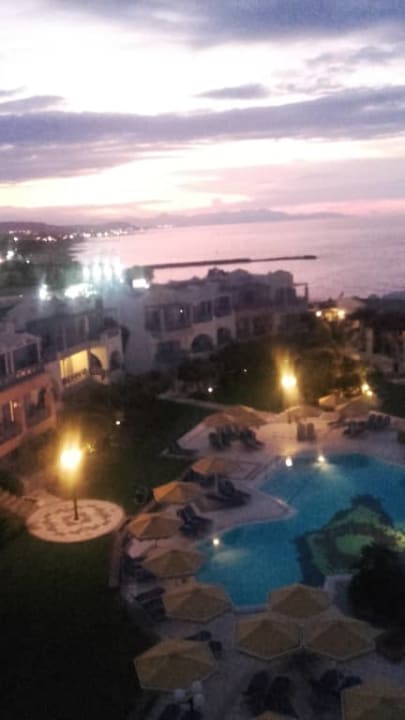 Widok z balknu Hotel Serita Beach