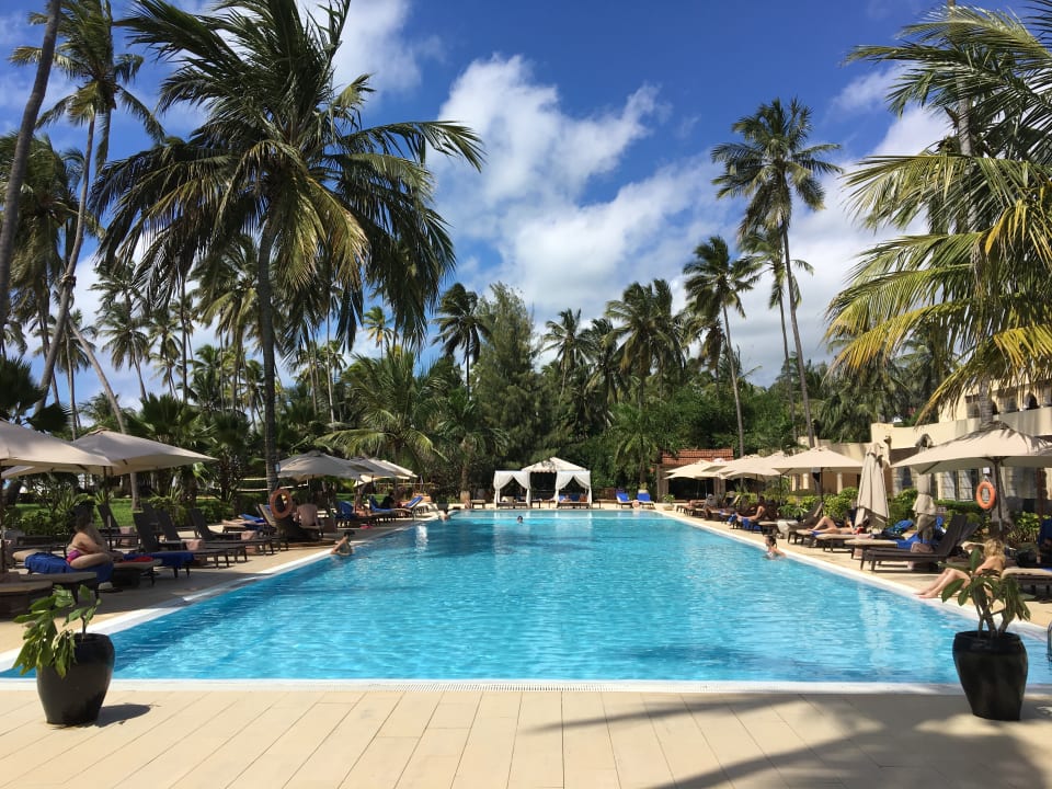 Pool TUI Blue Bahari Zanzibar