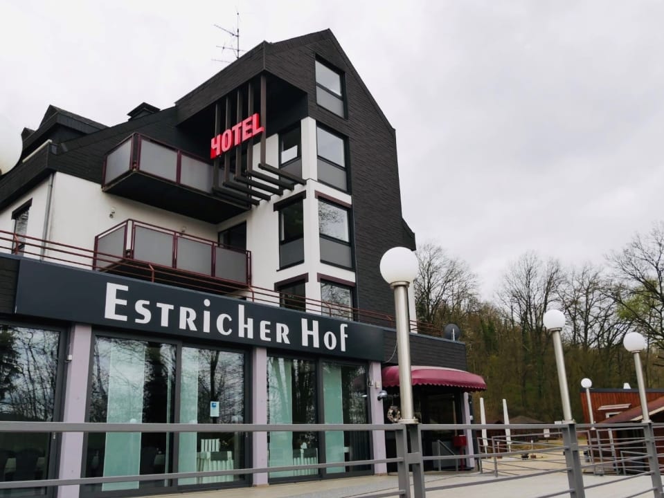 Außenansicht Hotel Estricher Hof