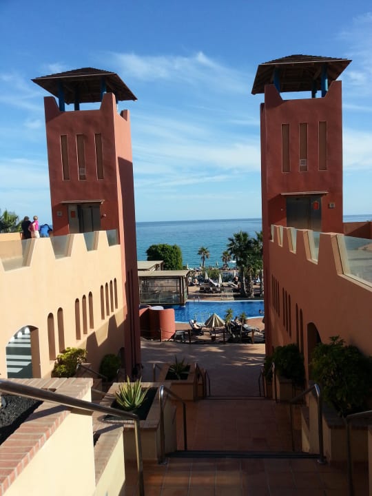 Blick vom Innenhof auf den Pool H10 Tindaya