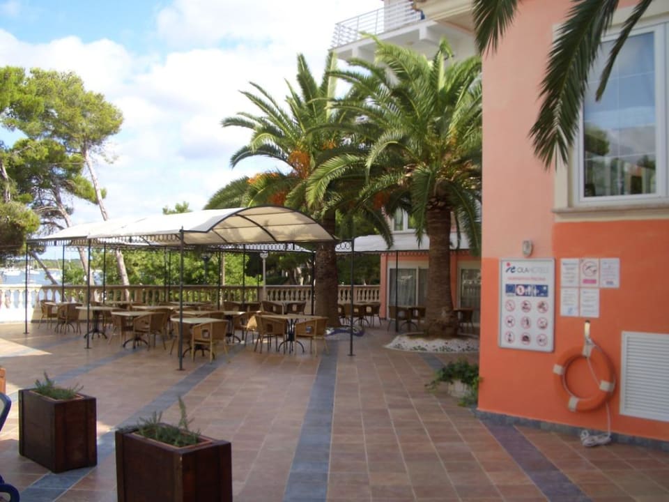 Am unteren Pool Smy Portocolom