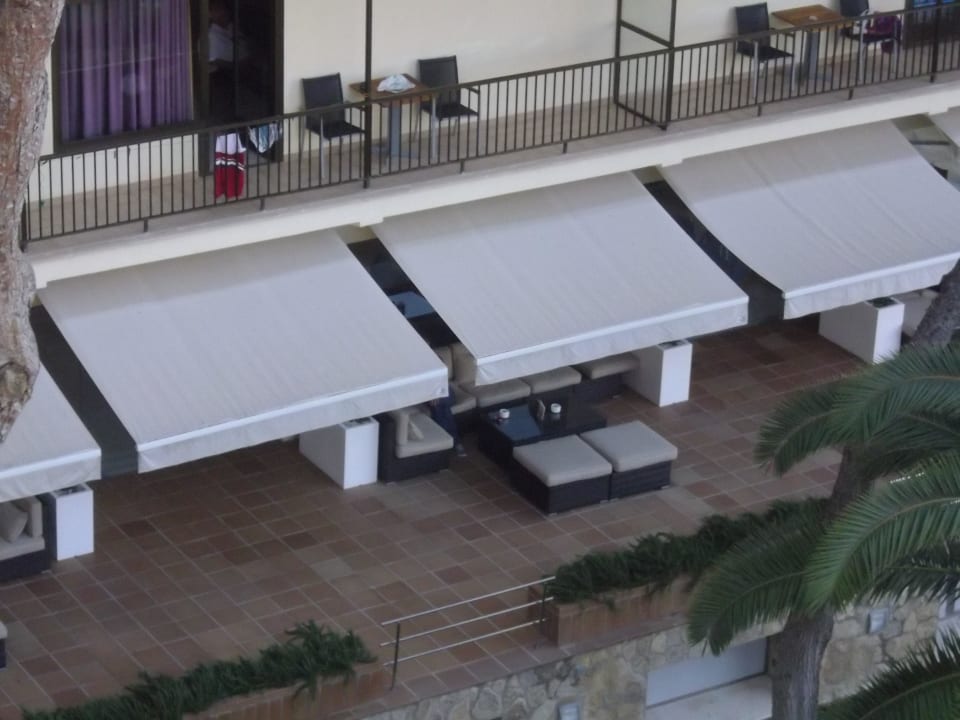 Hotellounge neben dem Pool AYA Seahotel - Adults only