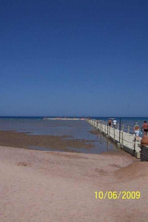 Strand mit Steg ins Meer Pickalbatros Palace Resort