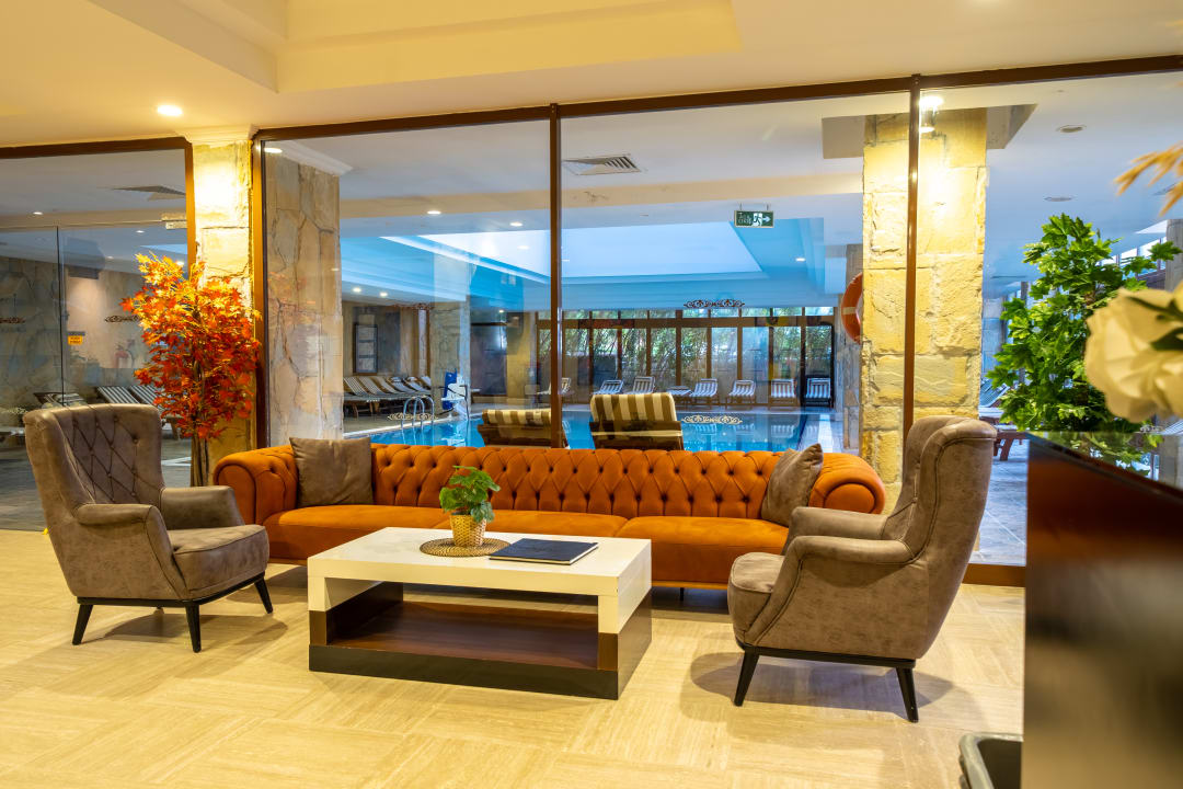 Lobby Alba Resort Hotel