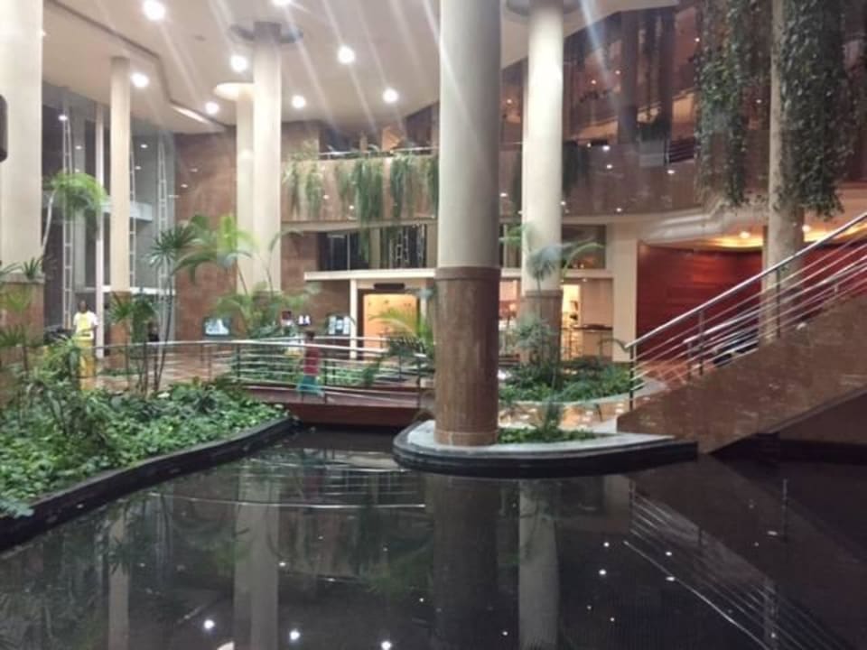 Vor dem Eingang zum Restaurant Landmar Playa La Arena