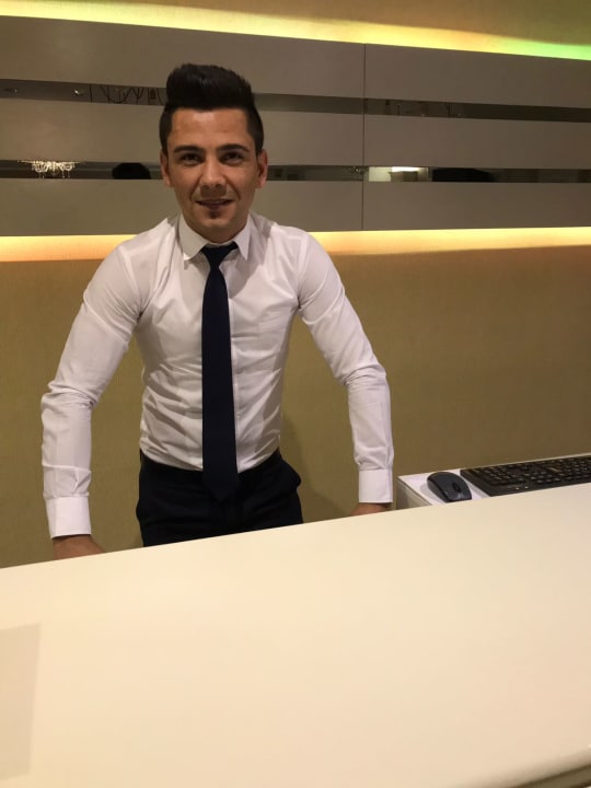 Der beste Rezeptionist Mevlüt  Bella Resort & Spa