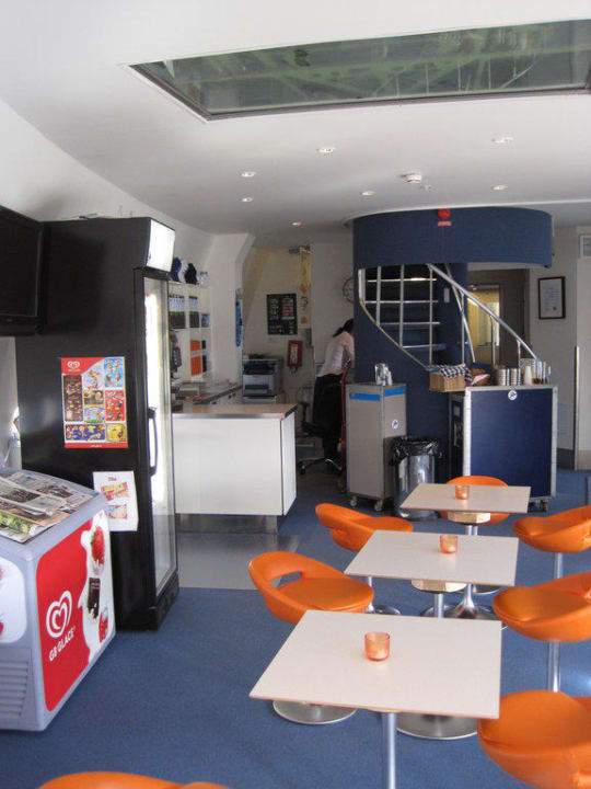 Frühstücksraum Hostel Jumbo Stay