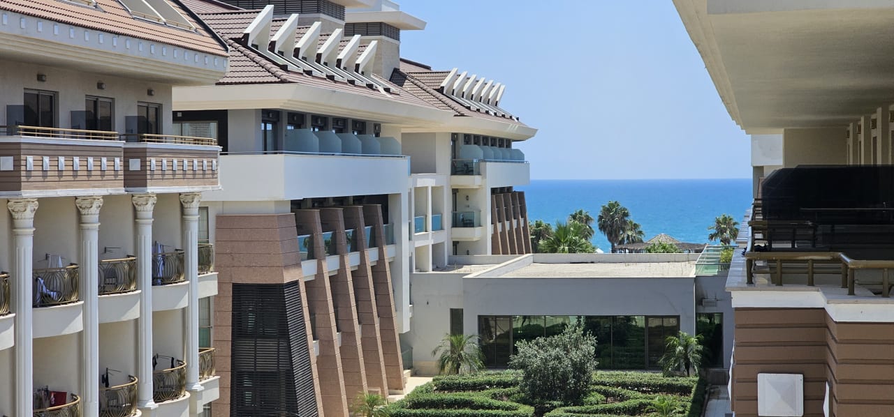 Außenansicht Kirman Belazur Resort & Spa