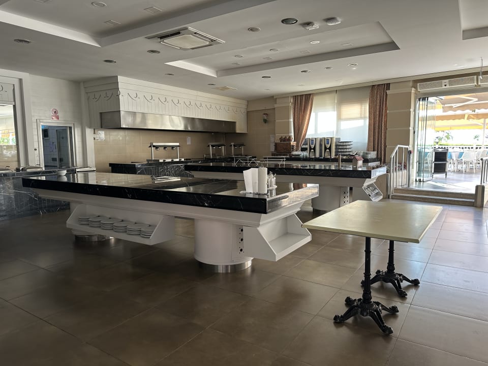 Gastro Can Garden Beach