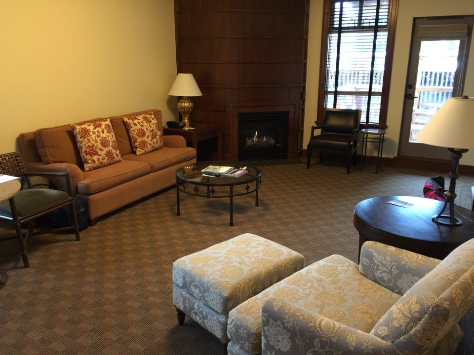 Executive Suite: Wohnzimmer Four Seasons Resort Whistler