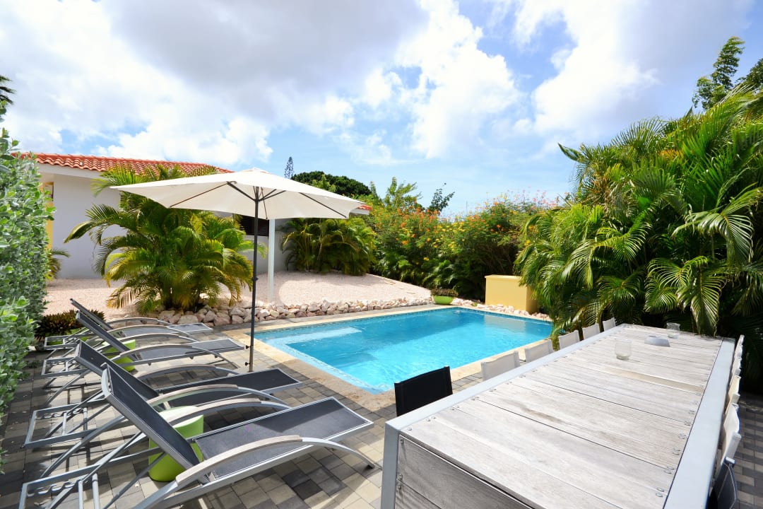 Pool Lizomo Residences