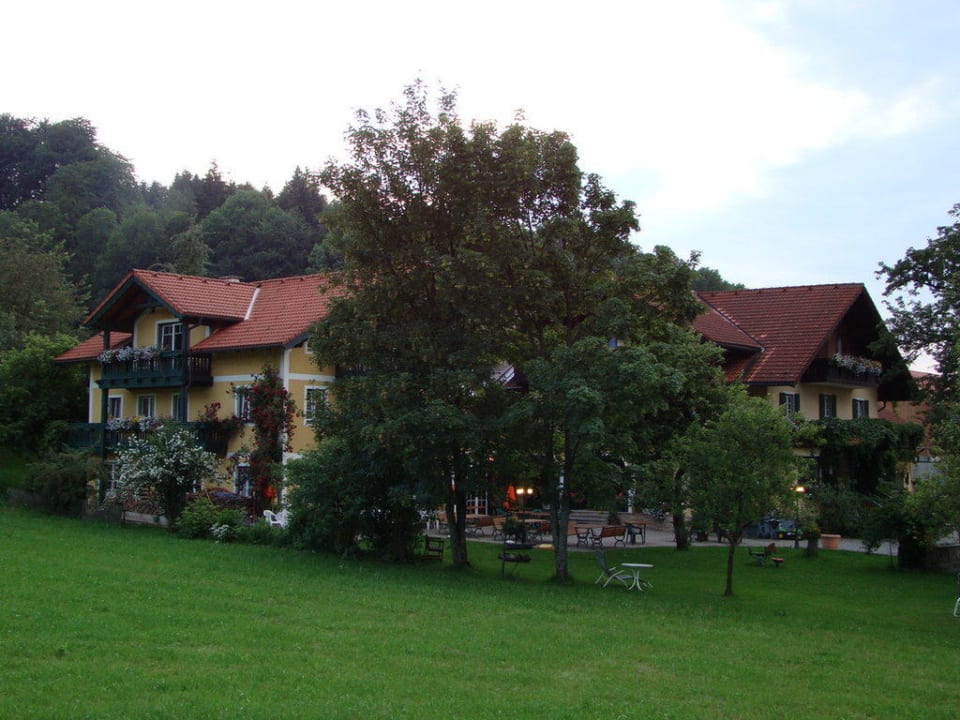 Blick von der Straße aus Landhotel Waldmühle