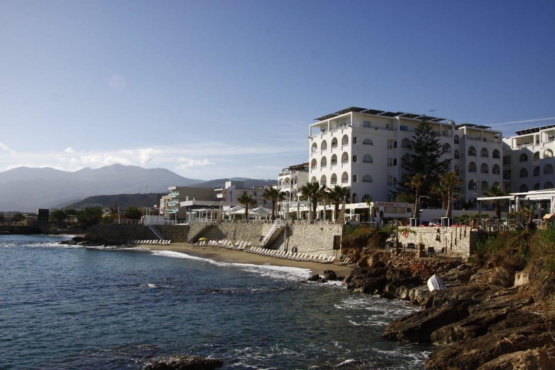 Von weitem Glaros Beach Hotel