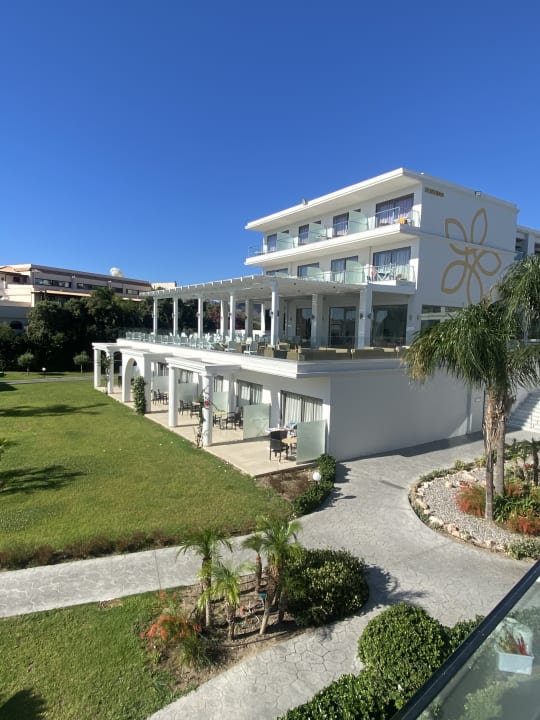 Gastro Asterias Beach Resort